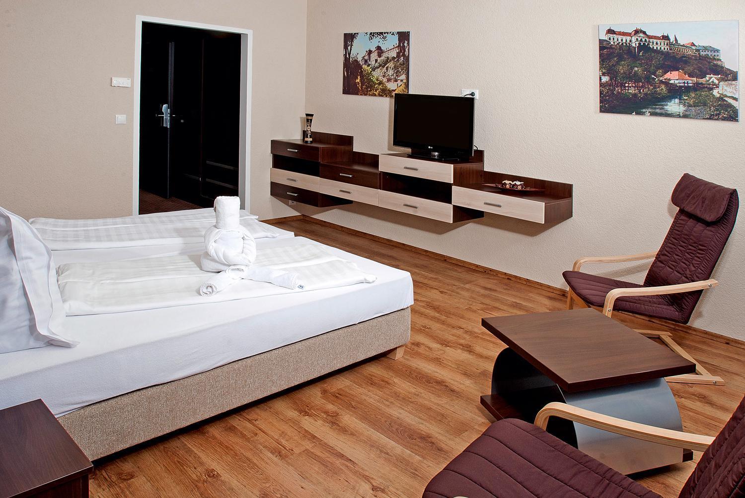 Ezuesthid Hotel Veszprém Exterior foto