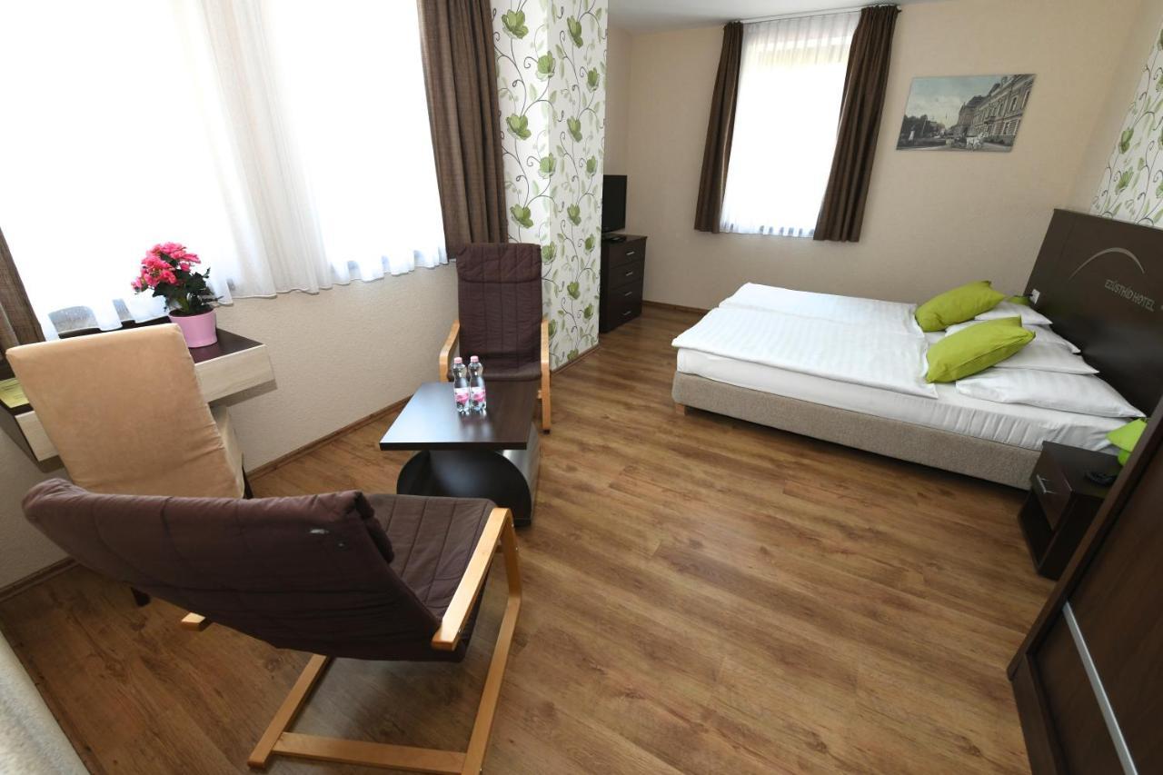 Ezuesthid Hotel Veszprém Exterior foto